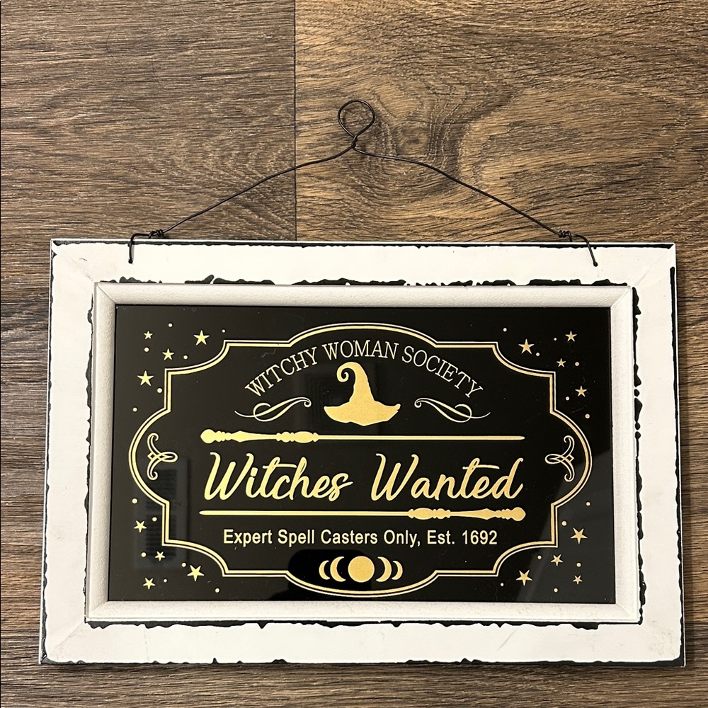 Witchy Halloween wall hanging